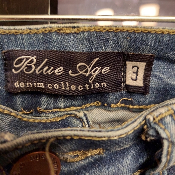 Distressed Blue Jeans Size 3 - Picture 5 of 5